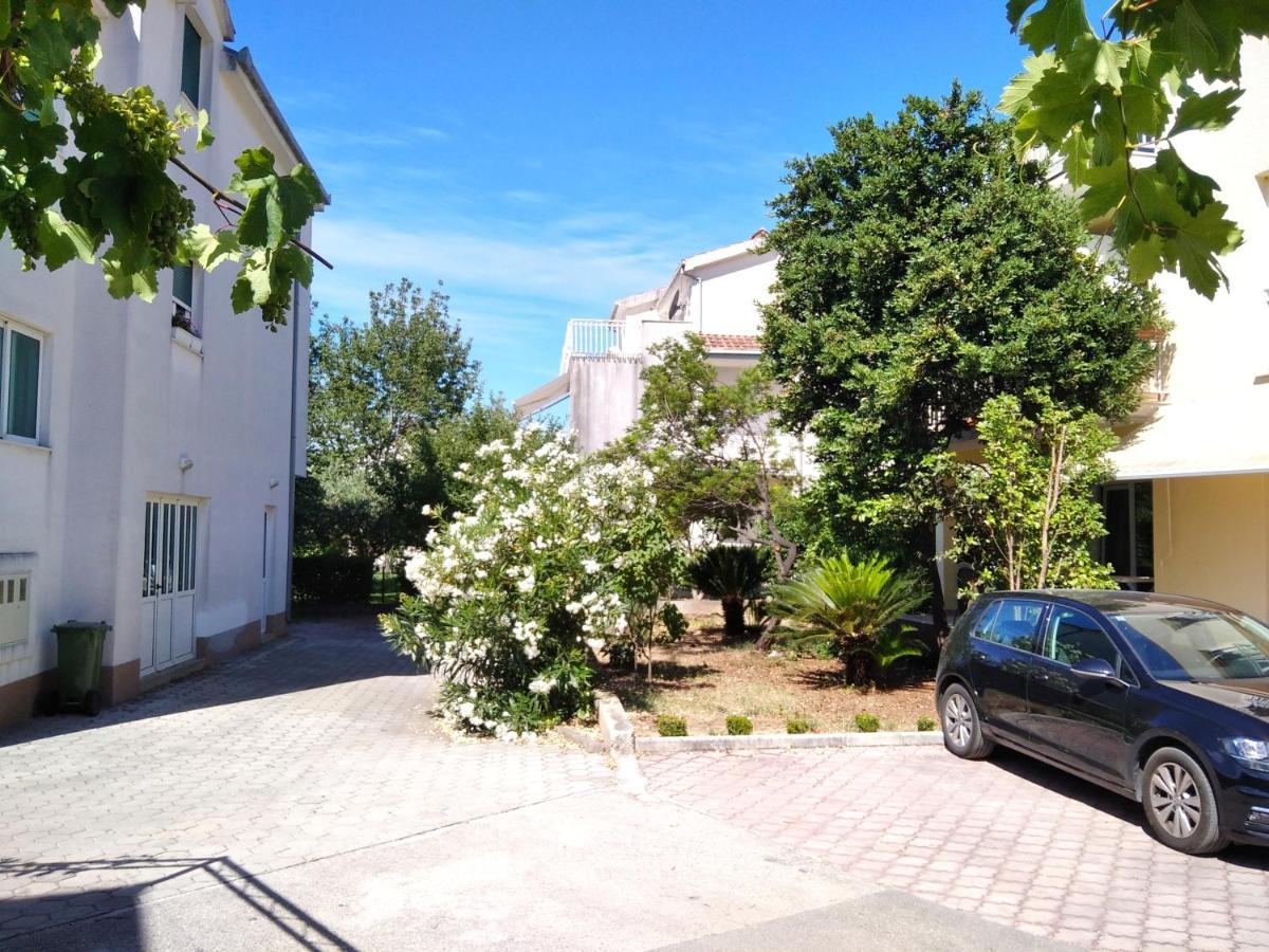 Apartments With A Parking Space Kastel Stafilic, Kastela - 20694 Exterior photo